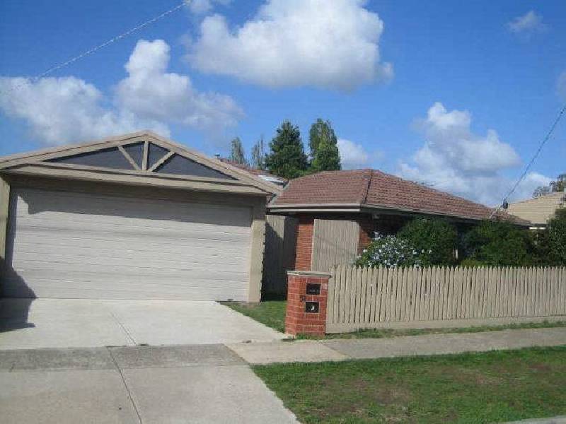 51 Michelle Drive, Hampton Park VIC 3976