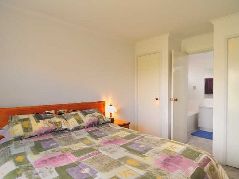 19 Ellindale Close, Hampton Park VIC 3976