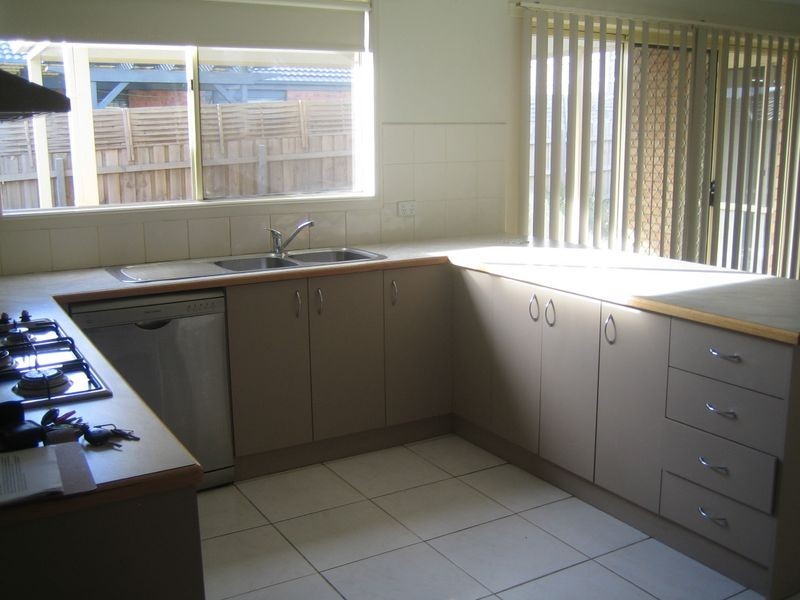 18 Nirringa Drive, Hampton Park VIC 3976