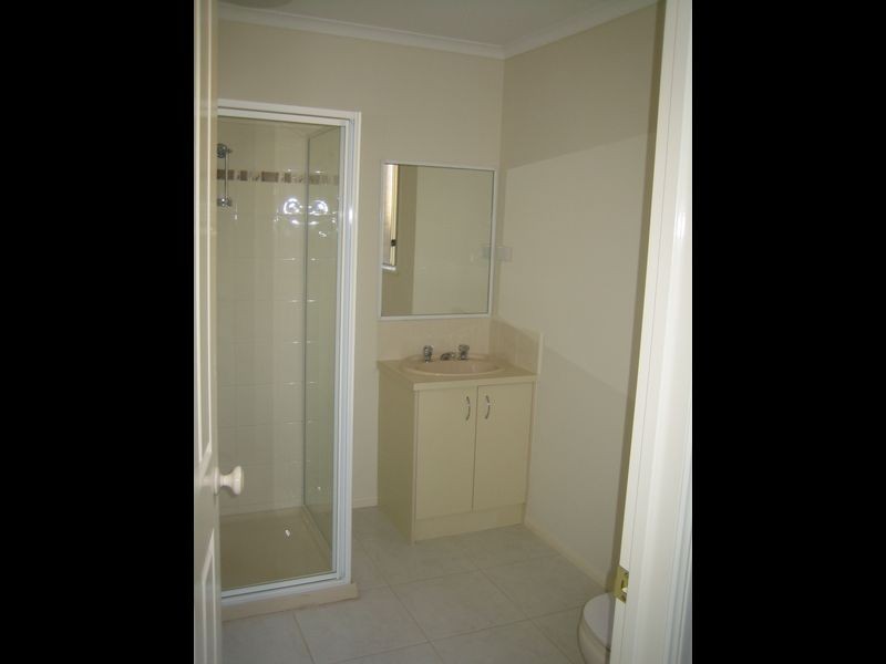 18 Nirringa Drive, Hampton Park VIC 3976