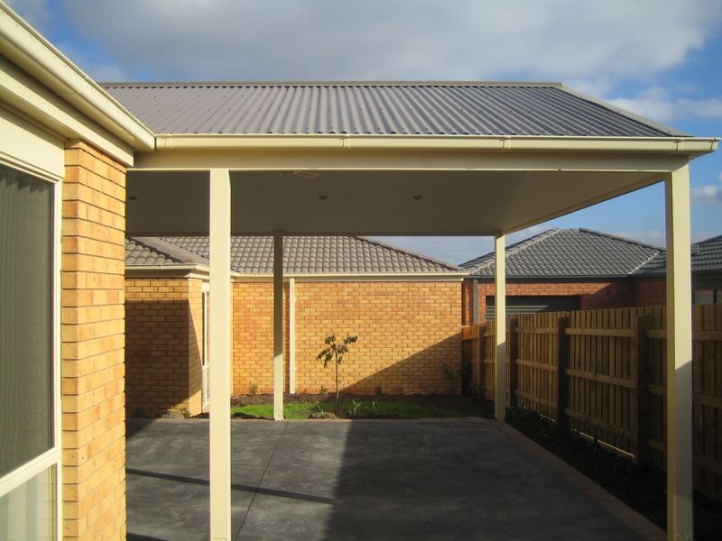 18 Nirringa Drive, Hampton Park VIC 3976