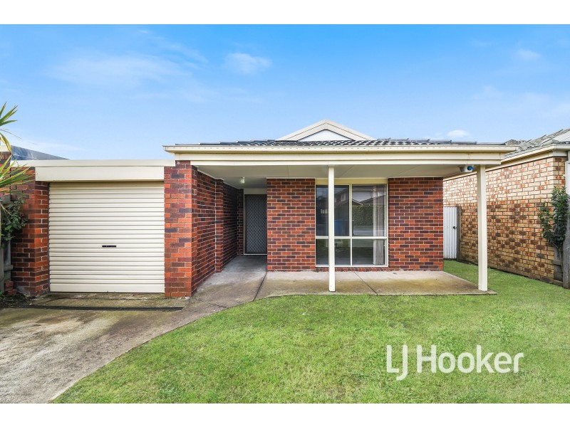 14 Oakman Way, Hampton Park VIC 3976