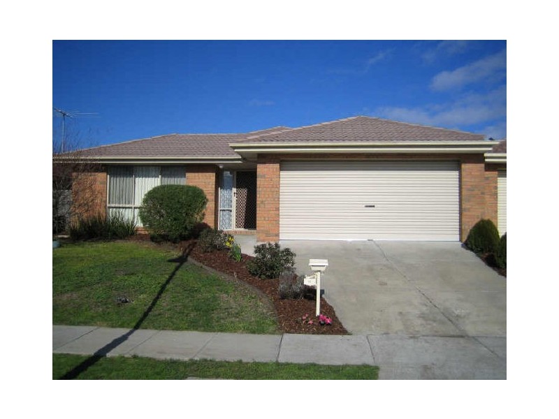 13 Shaftsbury Avenue, Berwick VIC 3806