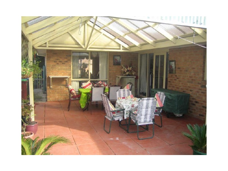 8 Lakeview Drive, Narre Warren South VIC 3805