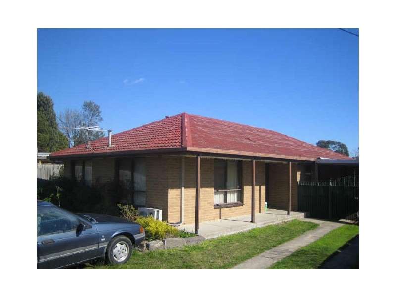 13 Hampton Drive, Hampton Park VIC 3976