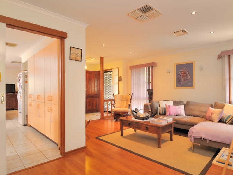 43 Springfield Crescent, Hampton Park VIC 3976