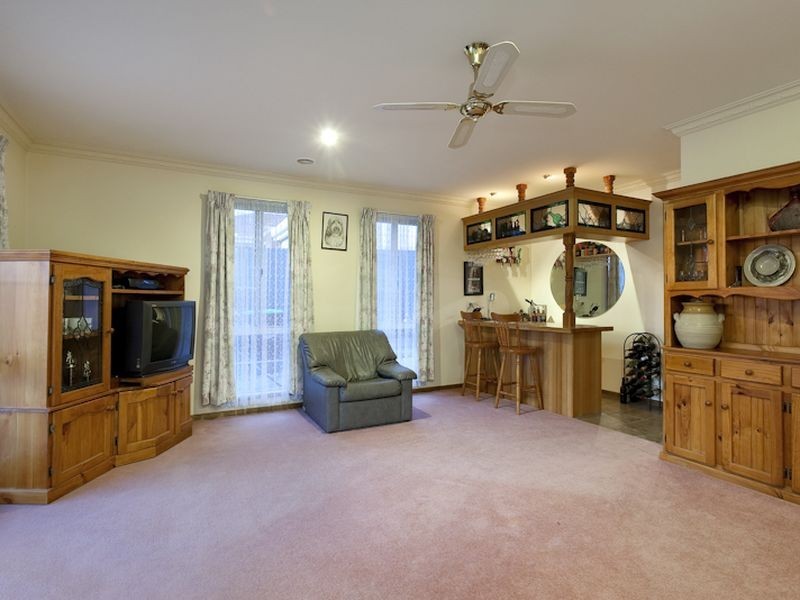 26 Geraldine Drive, Hampton Park VIC 3976