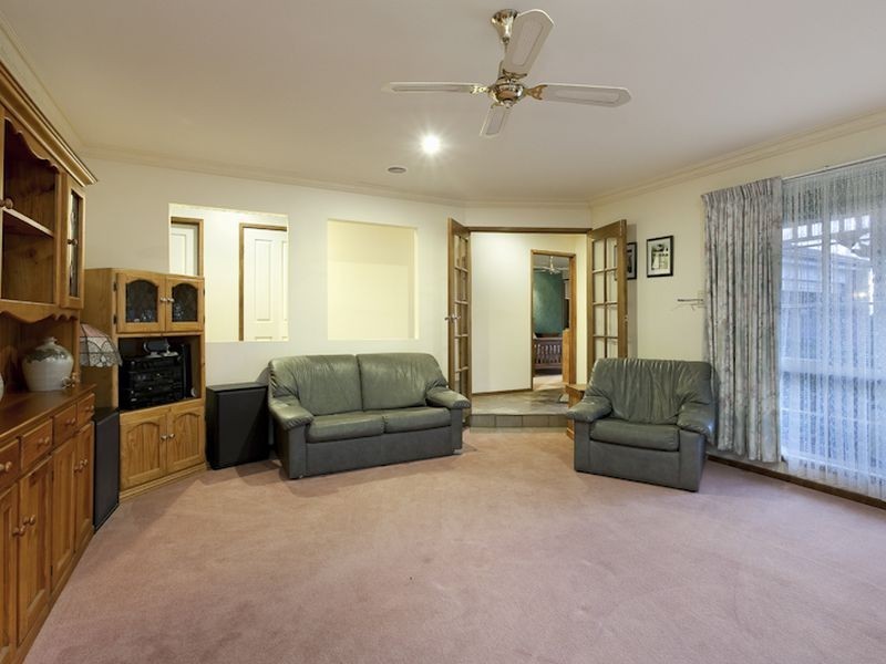 26 Geraldine Drive, Hampton Park VIC 3976