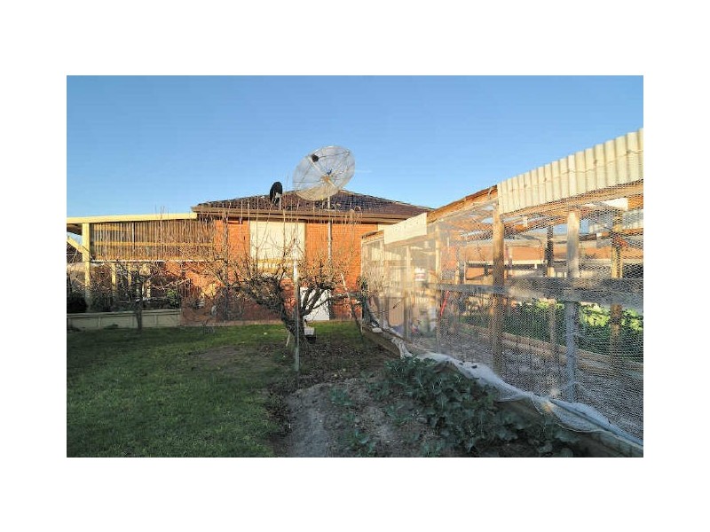 39 Hinrichsen Drive, Hallam VIC 3803