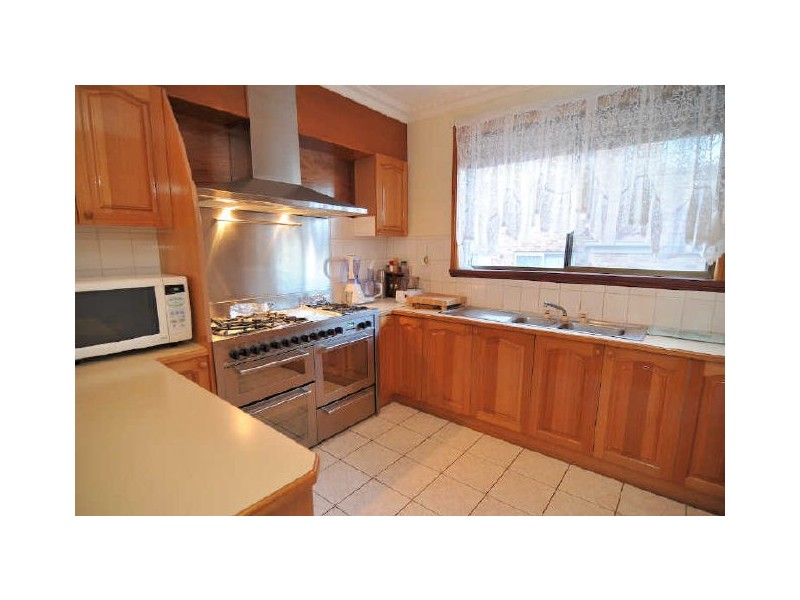 39 Hinrichsen Drive, Hallam VIC 3803