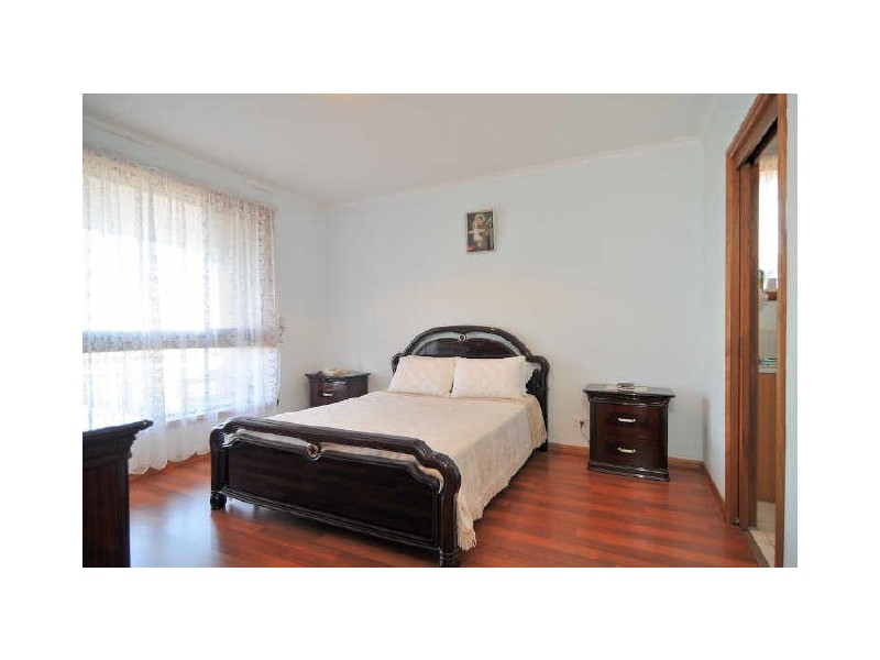 39 Hinrichsen Drive, Hallam VIC 3803