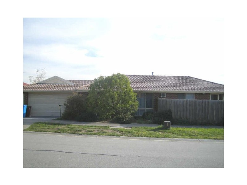 15 Sanctuary Rise, Narre Warren VIC 3805