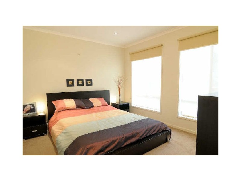 11 Elphin Close, Lynbrook VIC 3975
