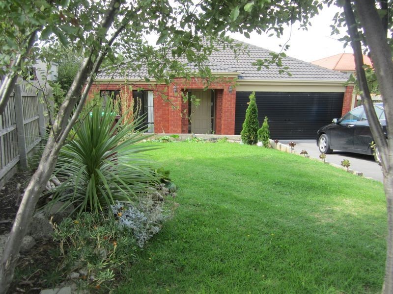 10 Gabrielle Court, Hampton Park VIC 3976