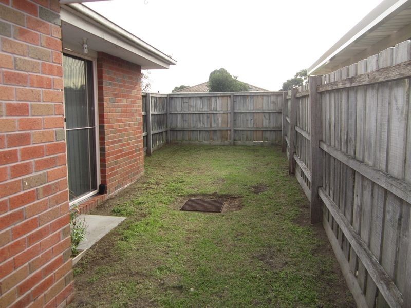 2/1 Jason Place, Hampton Park VIC 3976