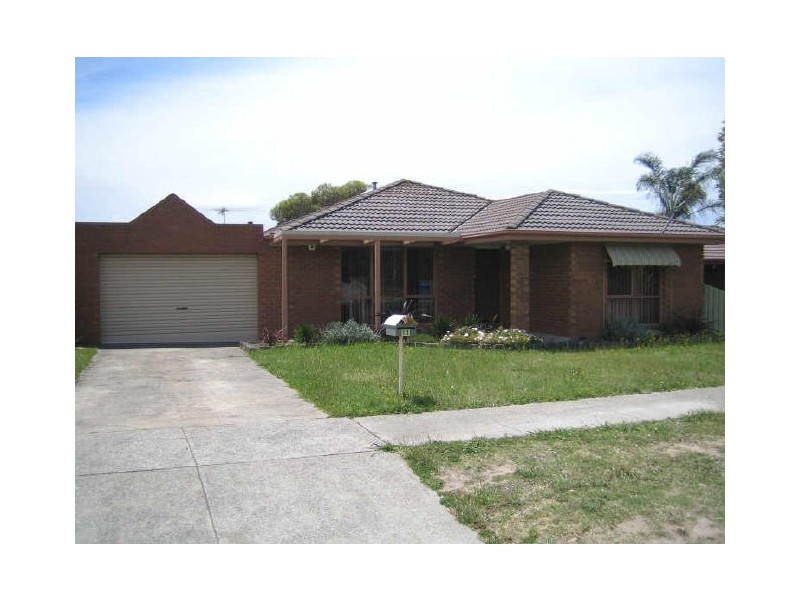 11 Kylie Court, Hampton Park VIC 3976