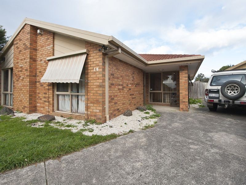 18 Jasper Court, Hampton Park VIC 3976
