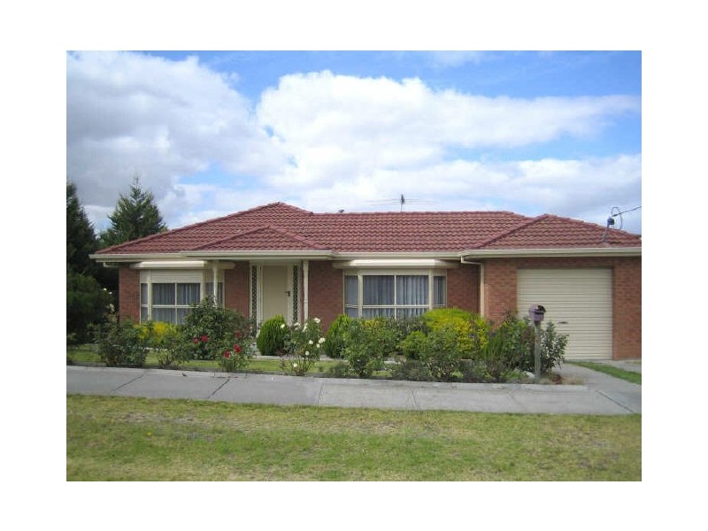 18 Warana Drive, Hampton Park VIC 3976