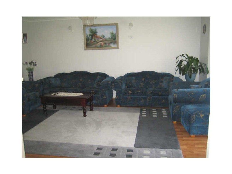 18 Warana Drive, Hampton Park VIC 3976