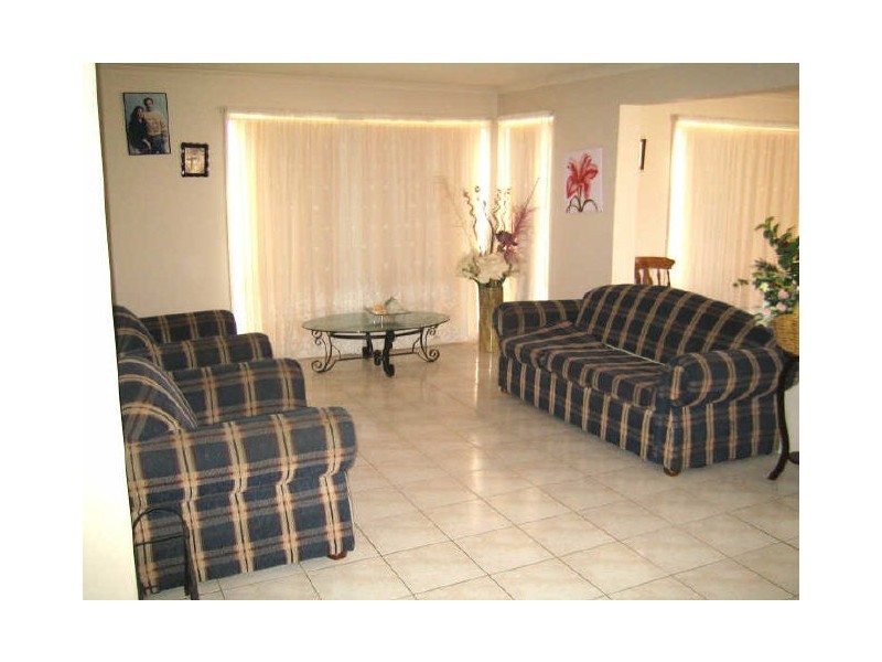 6 Carboni Crescent, Lynbrook VIC 3975