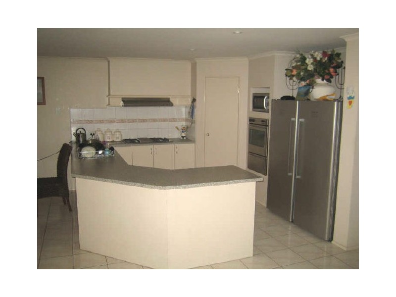 6 Carboni Crescent, Lynbrook VIC 3975