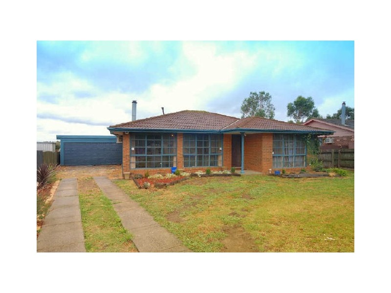 17 Willow Drive, Hampton Park VIC 3976