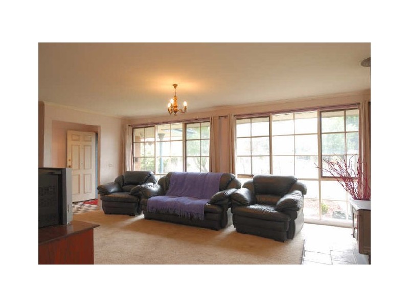 17 Willow Drive, Hampton Park VIC 3976