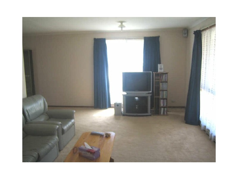 8 Craigie Court, Hampton Park VIC 3976