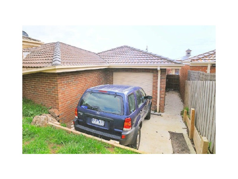 85 Bemersyde Drive, Berwick VIC 3806