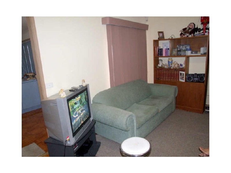 64 Willow Drive, Hampton Park VIC 3976