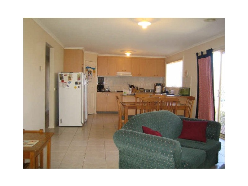 75 Bemersyde Drive, Berwick VIC 3806