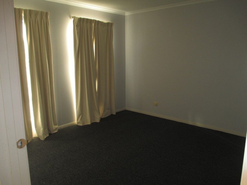 16 Langbourne Drive, Narre Warren South VIC 3805