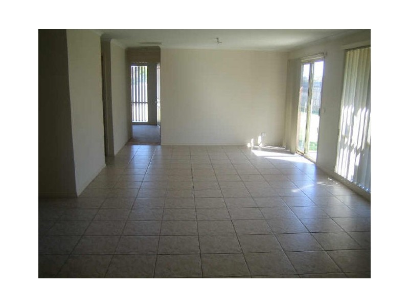 5 Shaftsbury Avenue, Berwick VIC 3806