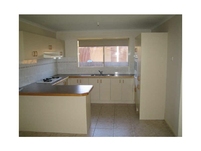 5 Shaftsbury Avenue, Berwick VIC 3806