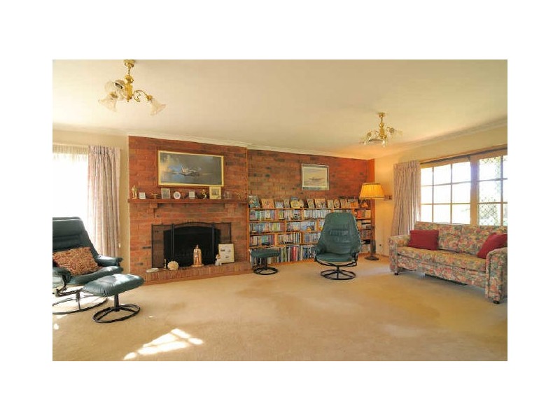 24 Halcyon Way, Narre Warren South VIC 3805