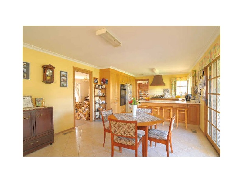 24 Halcyon Way, Narre Warren South VIC 3805