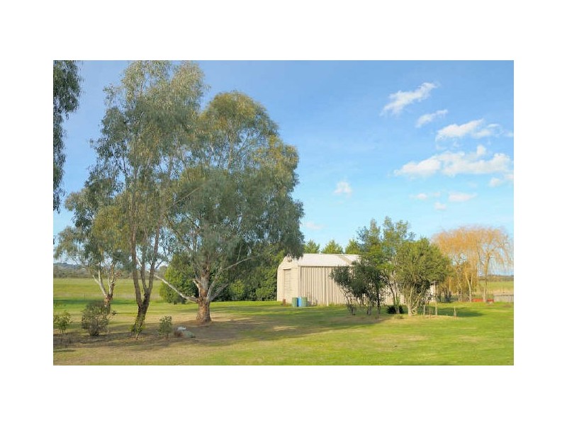 24 Halcyon Way, Narre Warren South VIC 3805