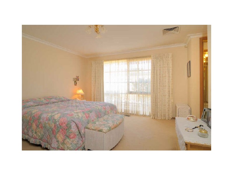 24 Halcyon Way, Narre Warren South VIC 3805