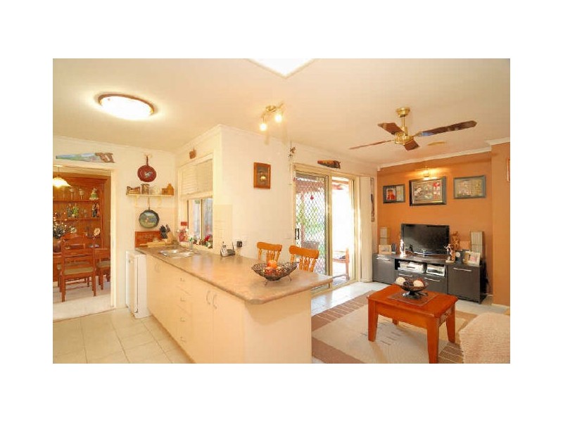 92 Lakeview Drive, Narre Warren South VIC 3805