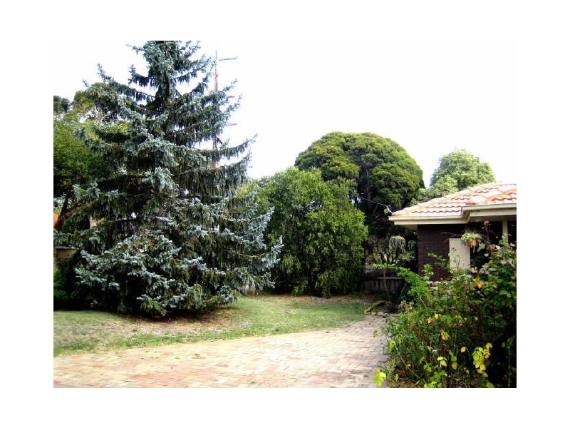 11 Somerville Road, Hampton Park VIC 3976