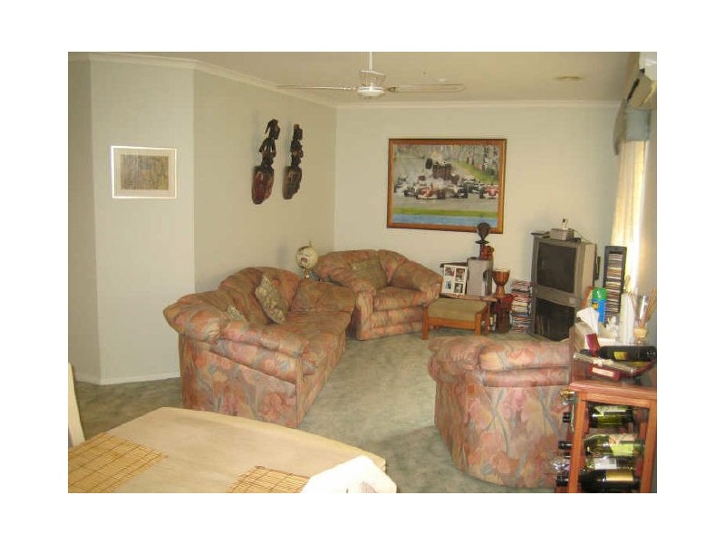 10 Summit Court, Hampton Park VIC 3976