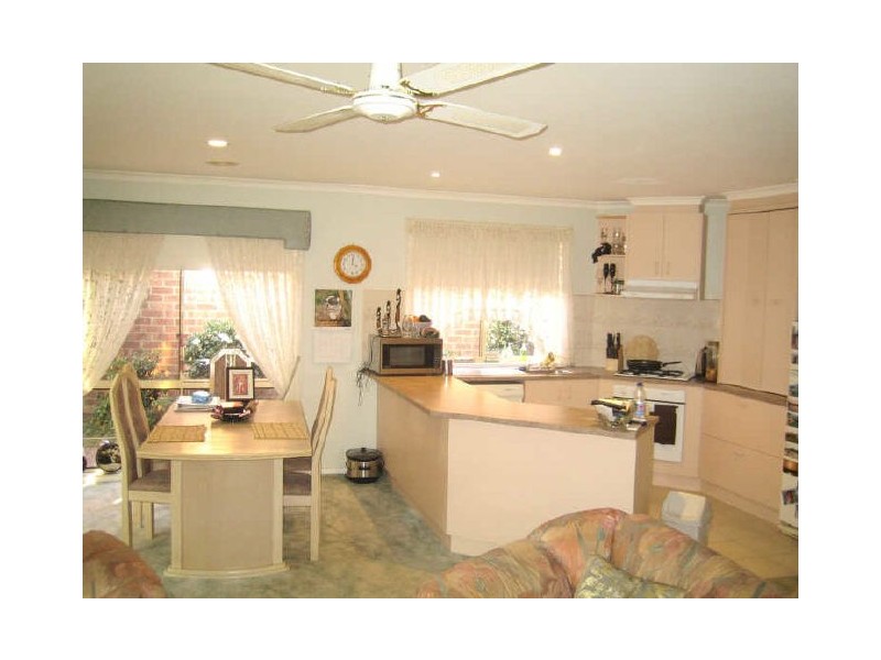 10 Summit Court, Hampton Park VIC 3976