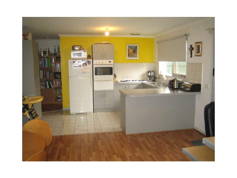 43 Amber Drive, Hampton Park VIC 3976