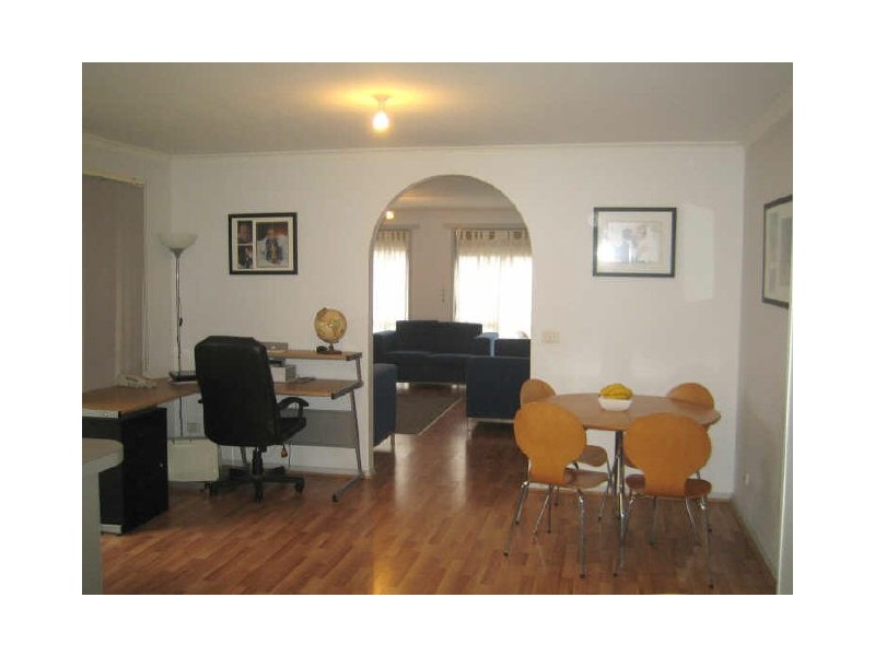 43 Amber Drive, Hampton Park VIC 3976