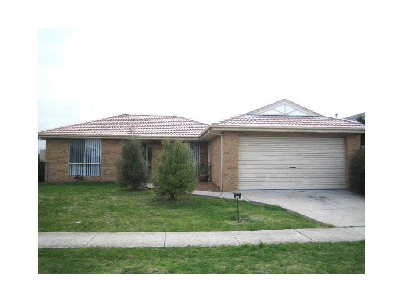 32 Bounty Way, Berwick VIC 3806