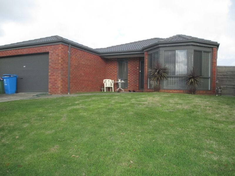 10 Silky Oak Drive, Cranbourne VIC 3977