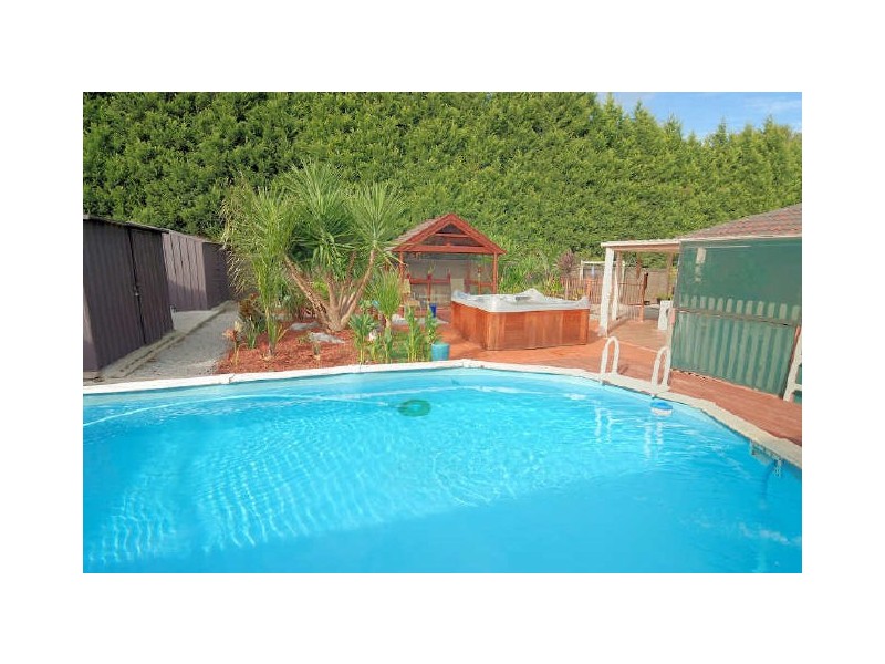 16 Eclipse Court, Hampton Park VIC 3976