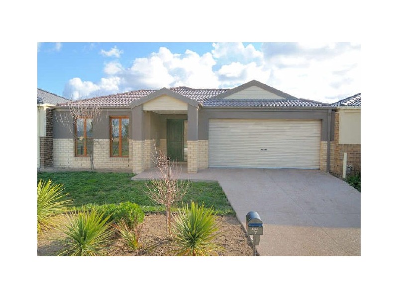 7 Sunbird Avenue, Cranbourne VIC 3977