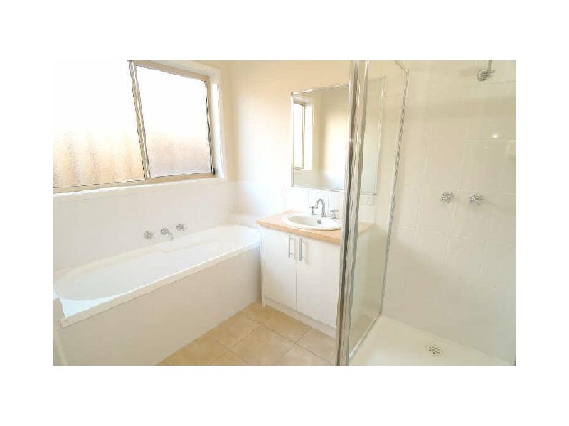 7 Sunbird Avenue, Cranbourne VIC 3977