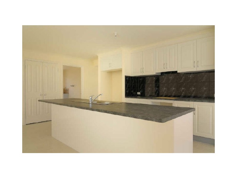 16 Boothby Terrace, Lynbrook VIC 3975